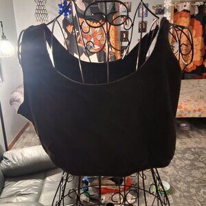 black sports bra plus sized